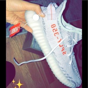 Yeezy boost 350 v2 blue tint